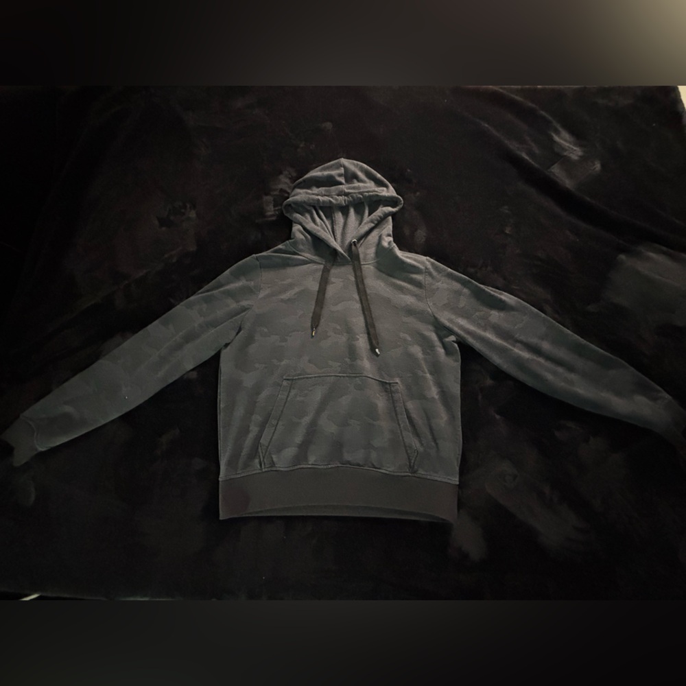 90 Degree by Reflex camouflage hoodie. Kids large/ adult small.